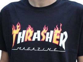 CAMISA-basica-marca-Thrasher-flame-original-cor-preta-estampa-no-peito-chamas-estilo-skate-sucata-brazil-maua-moda-skatista-streetwear-7