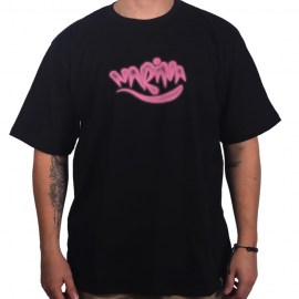 CAMISA-basica-marca-narina-estampa-no-peito-cor-preto-estilo-skate-sucata-brazil-maua-moda-skatista-streetwear-