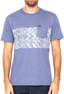 CAMISA-basica-marca-volcom-bolso-no-peito-cor-azul-claro-estilo-skate-sucata-brazil-maua-moda-skatista-streetwear-