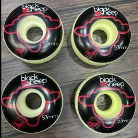 Roda-importada-marca-blacksheep-original-53mm-cor-preto-vermelho-sukata-Brasil-Maua-streetwear-moda-skatista